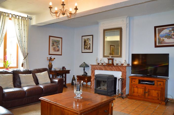 Image No.10-8 Bed House for sale