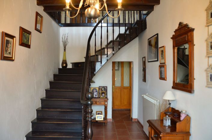 Image No.2-8 Bed House for sale