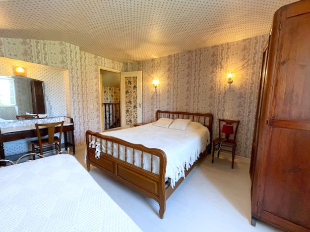 Image No.16-9 Bed House for sale