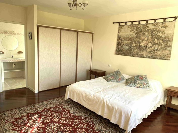 Image No.12-3 Bed House for sale