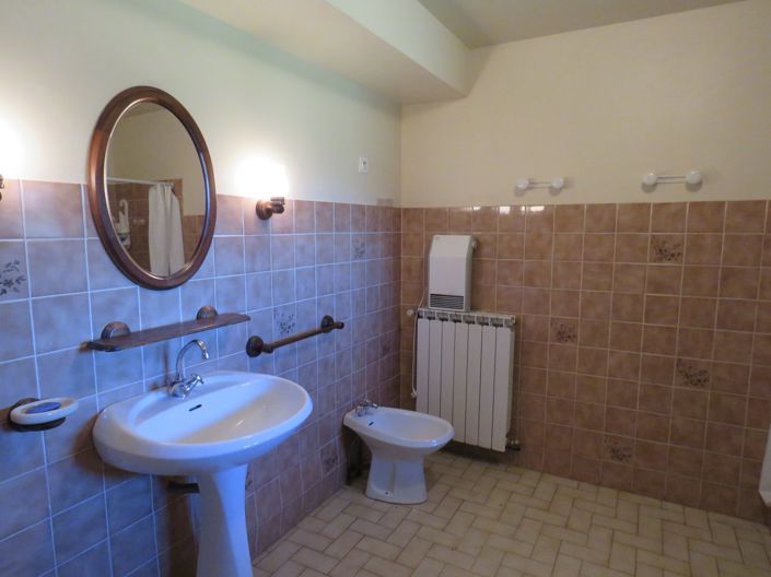 Image No.25-2 Bed House for sale