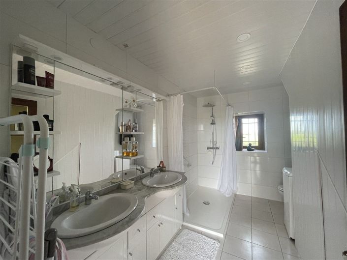 Image No.9-Maison de campagne de 4 chambres à vendre à Gers