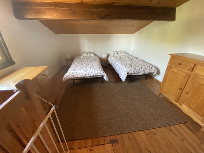 Image No.7-7 Bed House for sale