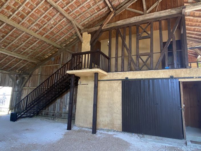 Image No.8-7 Bed House for sale