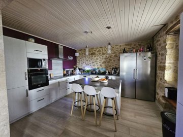 maison-11-pieces-riguepeu-32320-1748171457-vm