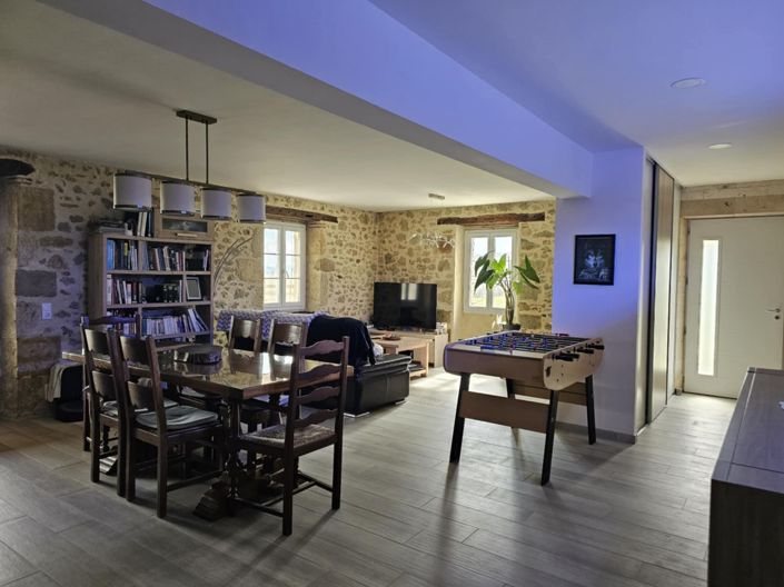 Image No.4-6 Bed House for sale