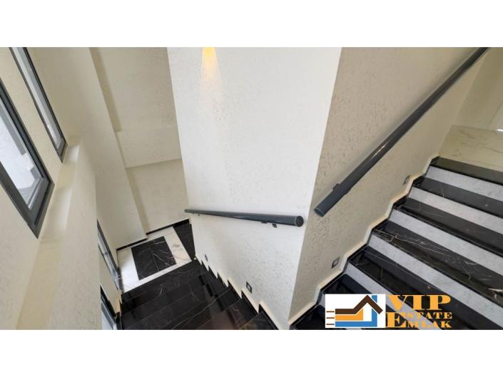 Image No.29-5 Bed Villa / Detached for sale