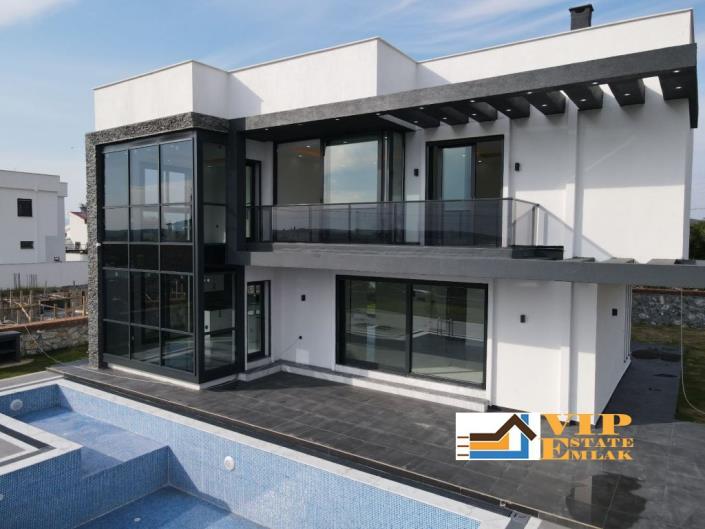 Image No.36-5 Bed Villa / Detached for sale