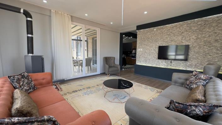 Image No.33-5 Bed Bungalow for sale