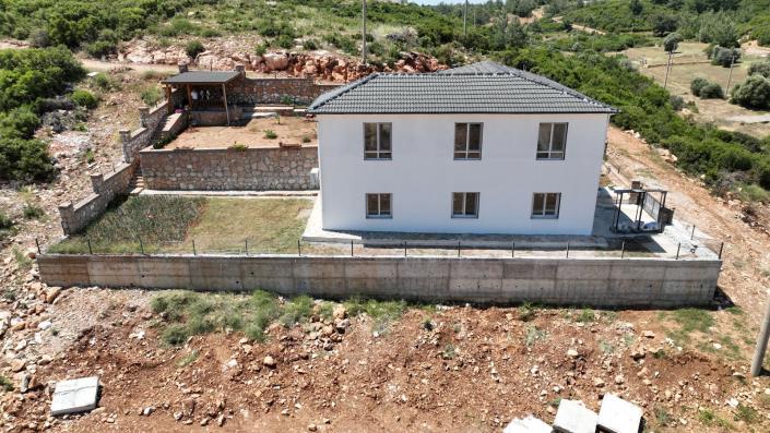 Image No.43-5 Bed Bungalow for sale