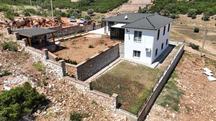 Image No.44-5 Bed Bungalow for sale