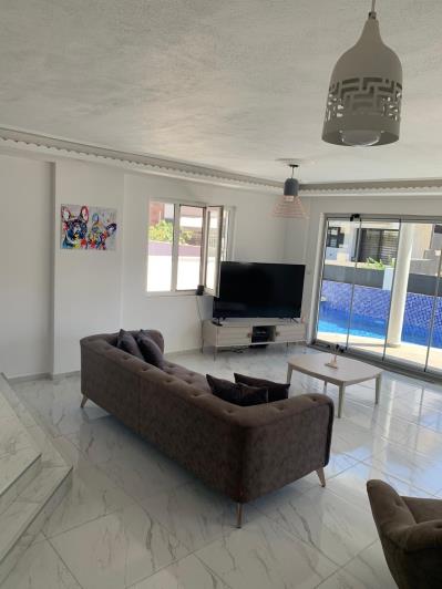 Image No.15-4 Bed Villa / Detached for sale