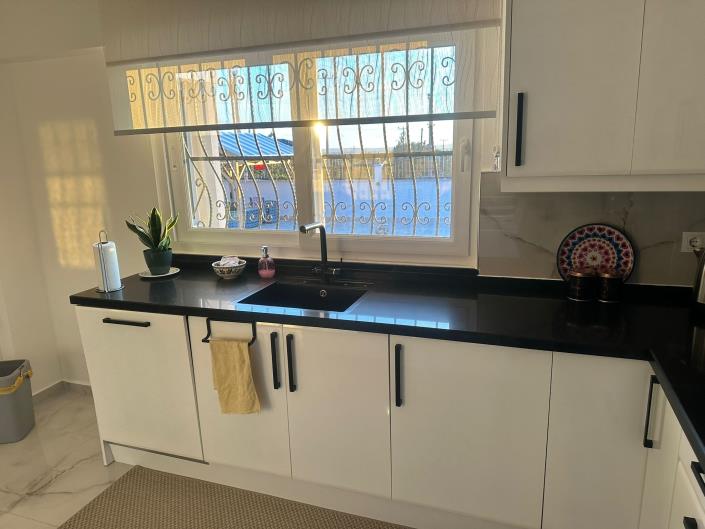 Image No.8-4 Bed Villa / Detached for sale