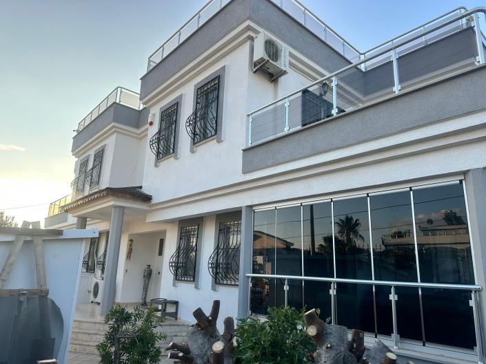 Image No.50-4 Bed Villa / Detached for sale