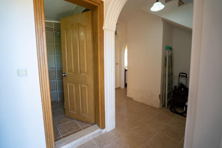 Image No.27-3 Bed Semi-Detached for sale