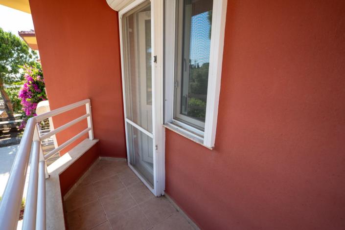 Image No.28-3 Bed Semi-Detached for sale