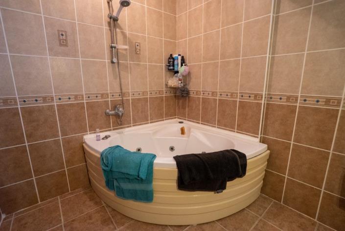 Image No.35-3 Bed Semi-Detached for sale