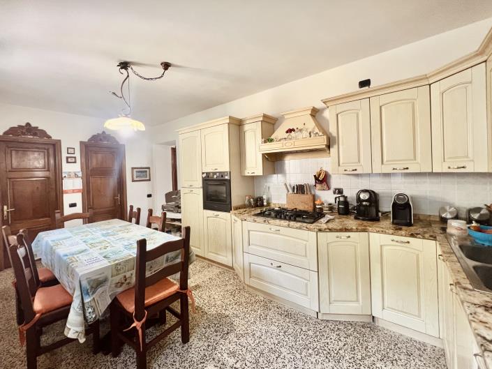 Image No.22-3 Bed Country House for sale