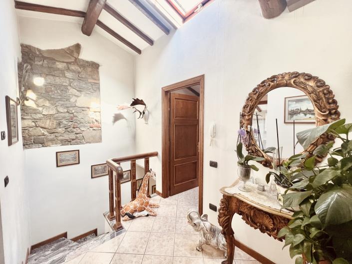 Image No.8-3 Bed Country House for sale