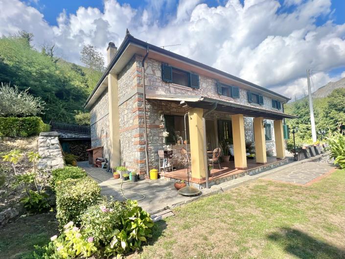 Image No.14-3 Bed Country House for sale