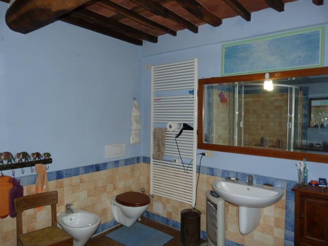 Image No.16-3 Bed Country House for sale