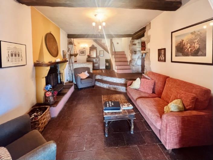 Image No.17-2 Bed Country House for sale