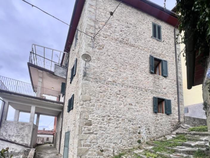 Image No.21-4 Bed Village House for sale