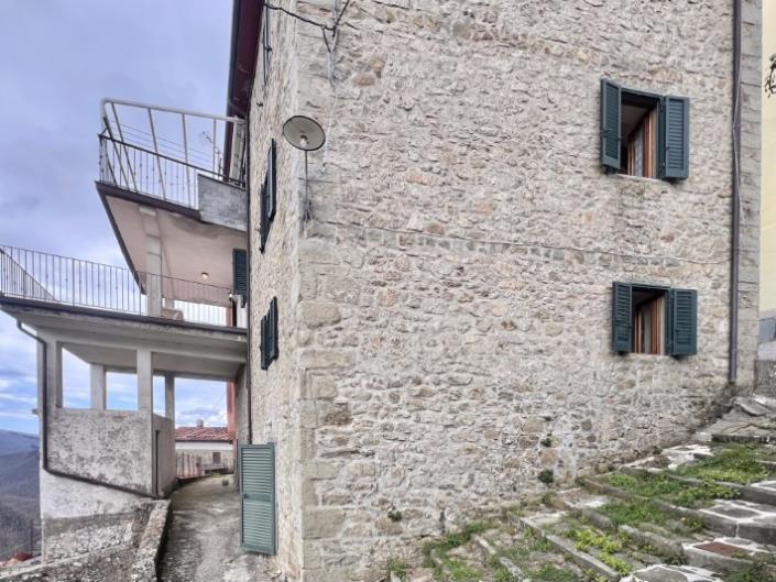 Image No.39-4 Bed Village House for sale