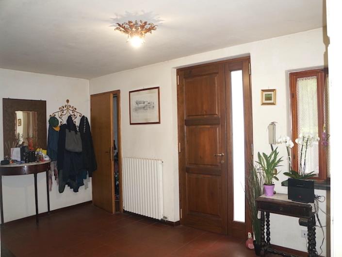 Image No.10-5 Bed House for sale