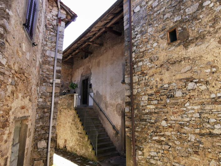 Image No.7-4 Bed Village House for sale