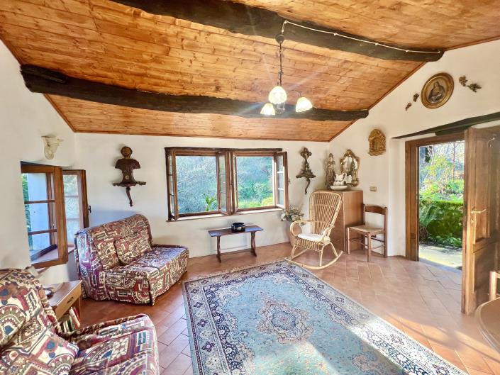 Image No.8-5 Bed Farmhouse for sale