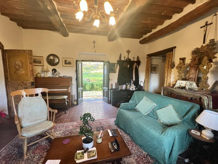 Image No.14-5 Bed Farmhouse for sale