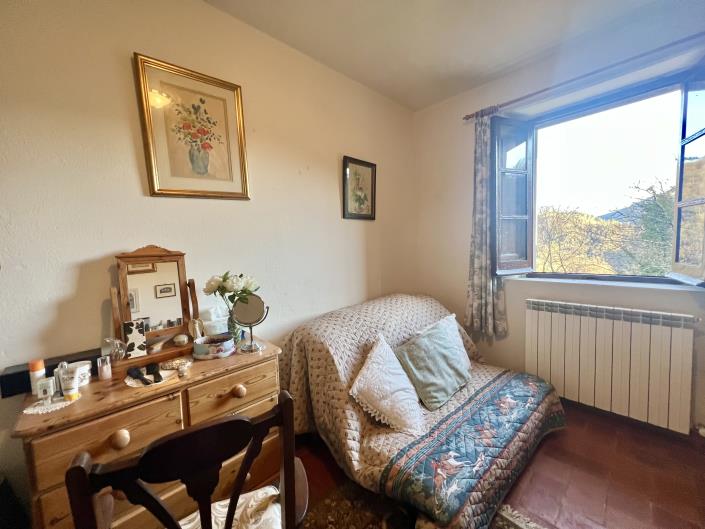 Image No.41-5 Bed Farmhouse for sale