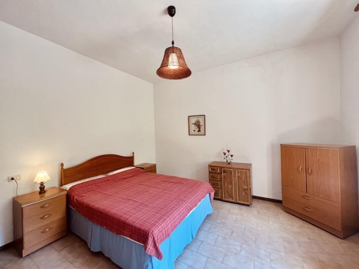 Image No.14-4 Bed House for sale