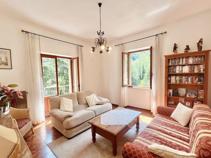 Image No.4-4 Bed House for sale