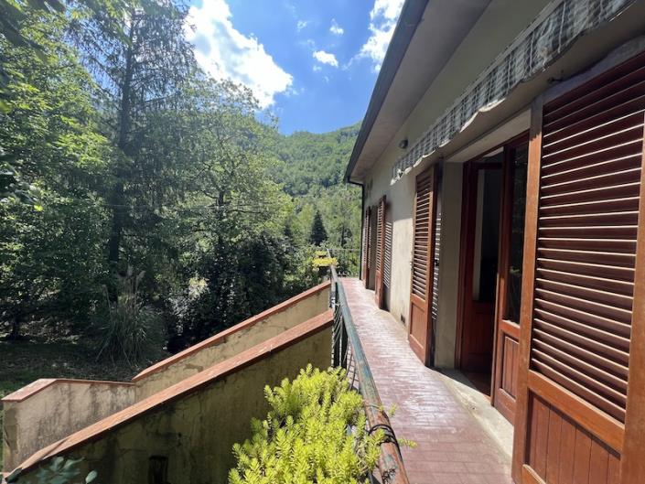 Image No.28-4 Bed House for sale