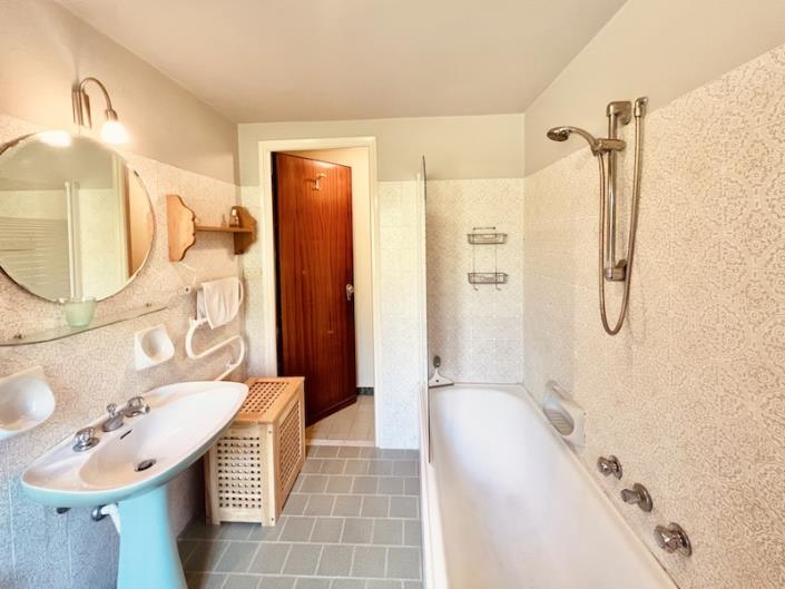 Image No.13-4 Bed House for sale