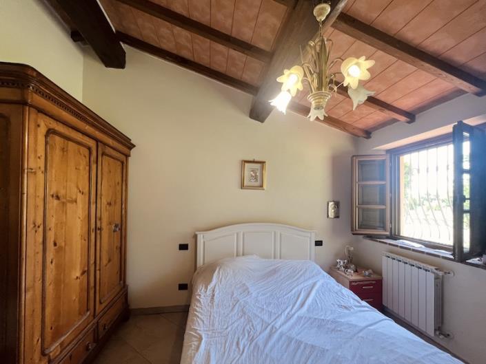 Image No.23-3 Bed Farmhouse for sale