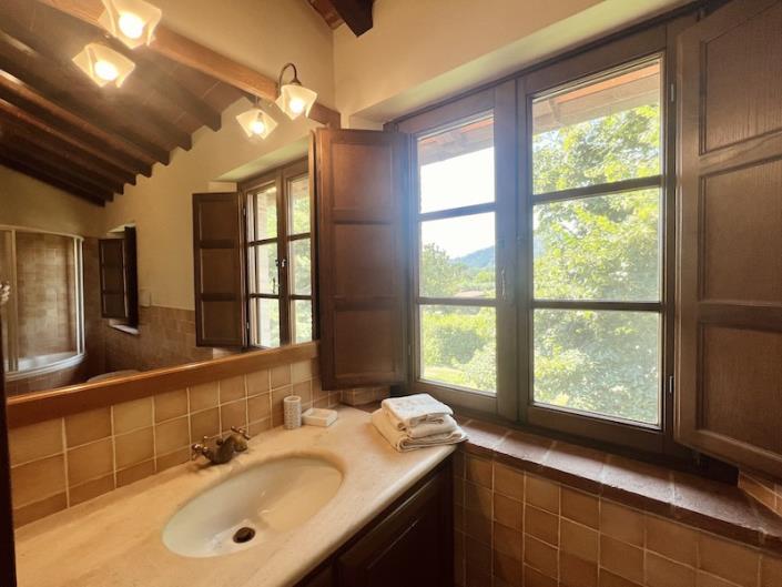 Image No.14-3 Bed Farmhouse for sale