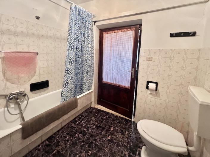 Image No.23-2 Bed House for sale