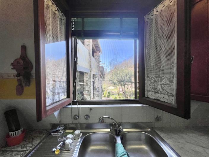 Image No.14-2 Bed House for sale