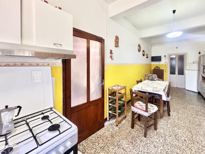 Image No.4-2 Bed House for sale