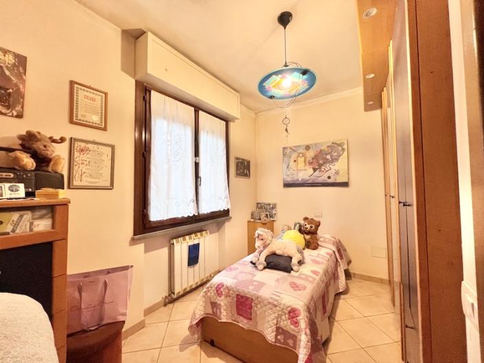 Image No.12-3 Bed House for sale