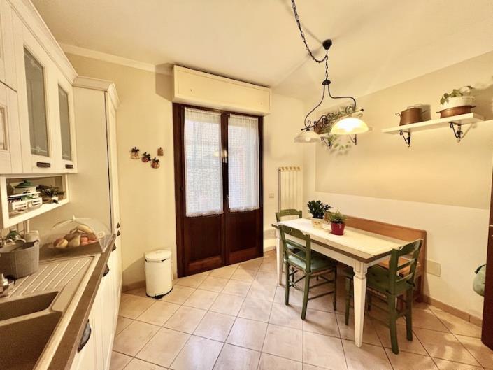 Image No.19-3 Bed House for sale