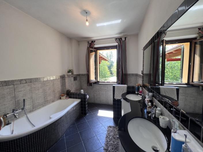 Image No.2-3 Bed House for sale