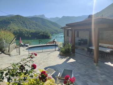 b1a6a480-fefa-4f5e-a1eb-b4643eb7b5b5-2