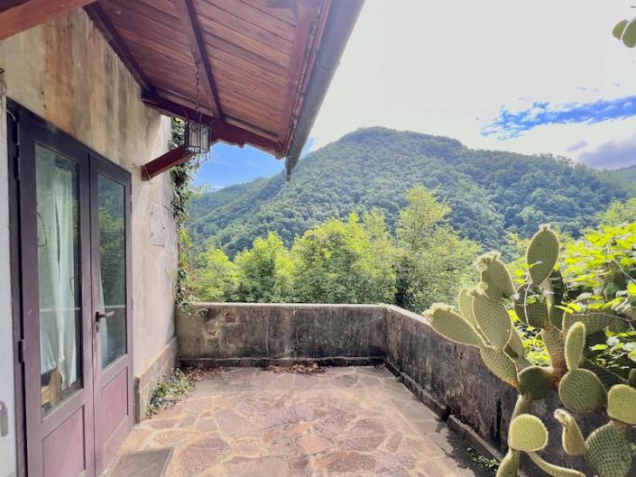 Image No.8-3 Bed House for sale