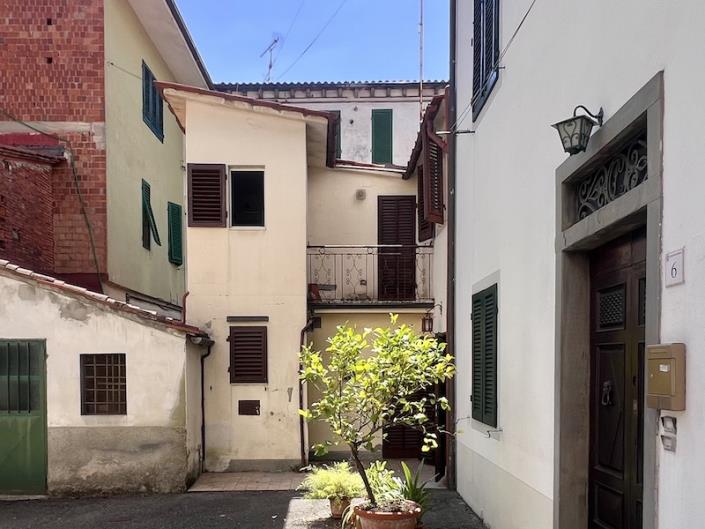 Image No.7-2 Bed House for sale