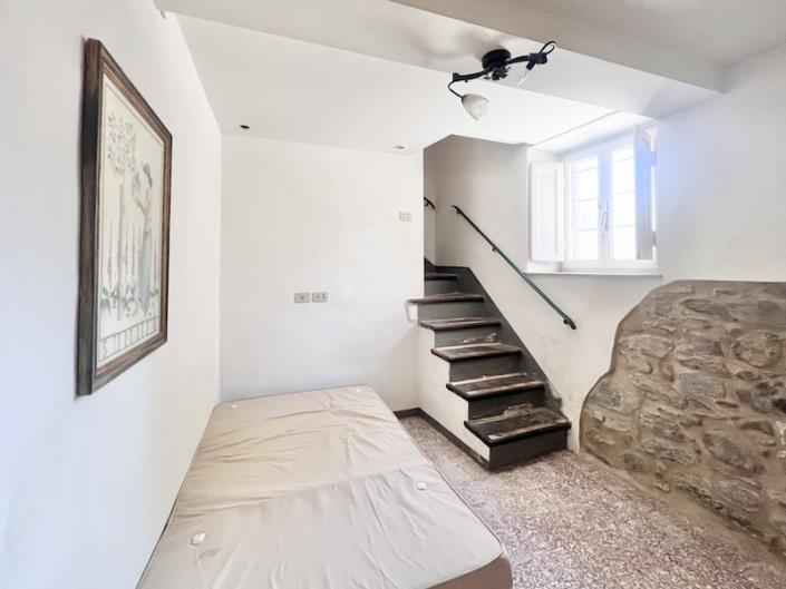 Image No.10-2 Bed House for sale