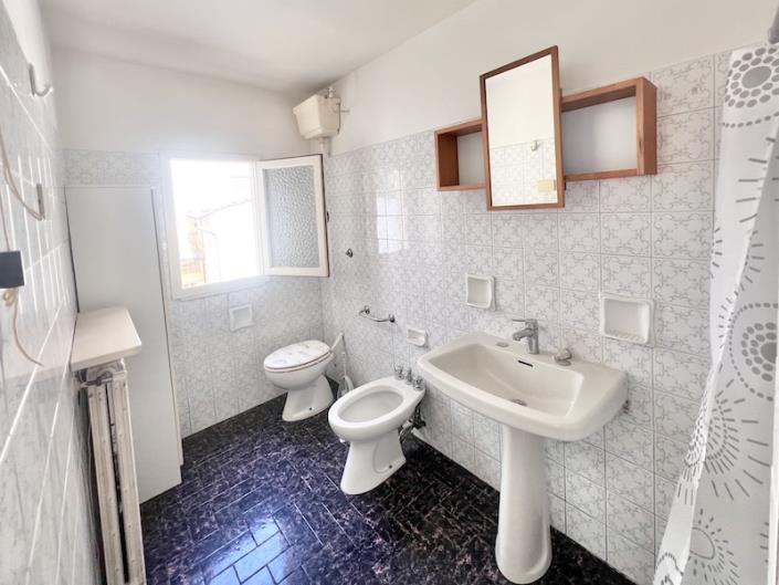 Image No.15-2 Bed House for sale